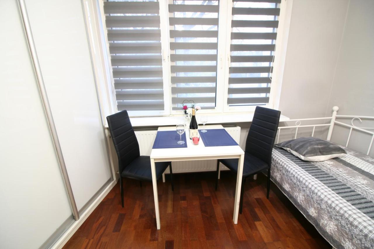 Apartamenty Varsovie Twarda City Buitenkant foto
